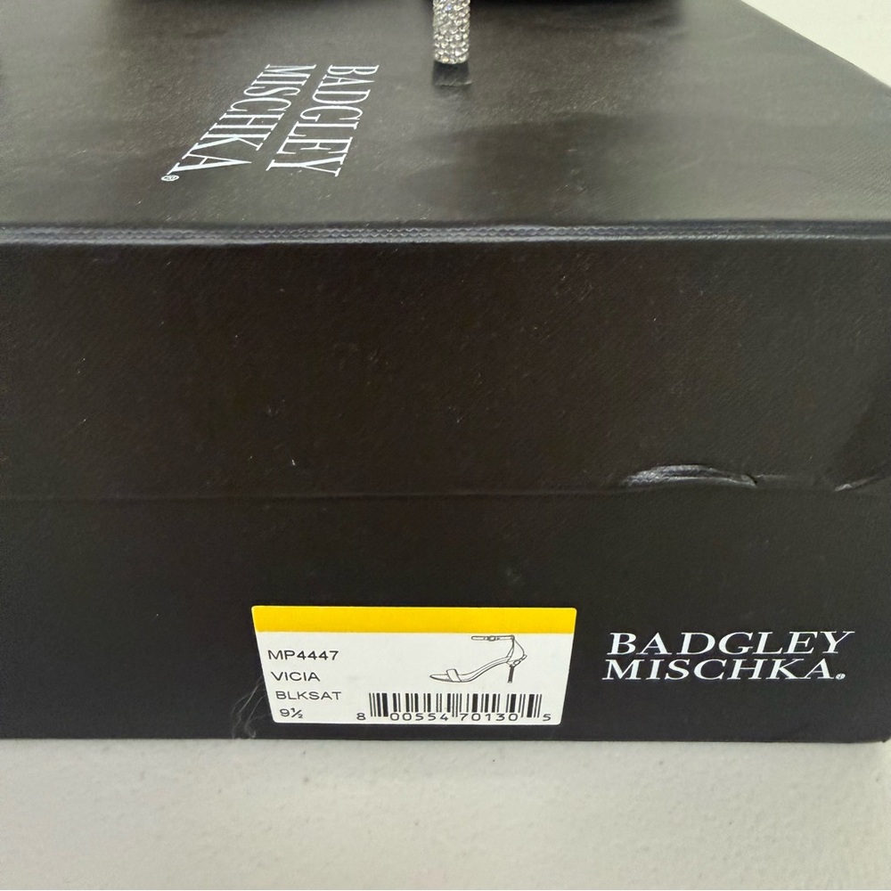 Badgley Mischka Vicia Crystal Embellished Heel Sandal Black Size 9.5 - Picture 8 of 8